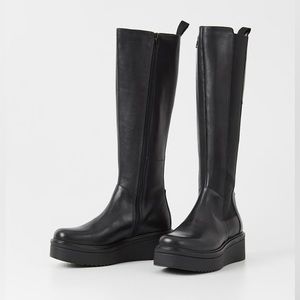 NWT Vagabond Tara tall boots